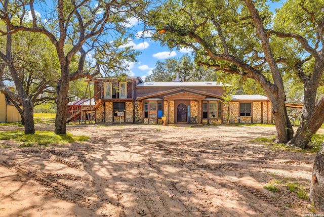 339 Shady Oaks Dr — Shady Oaks