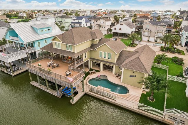 1522 Windsong Way — Tiki Island