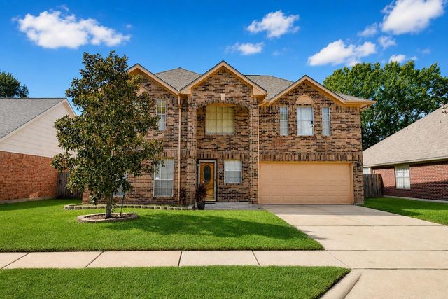16318 Cobble Springs Ct — Village Of Oak Lake R/P
