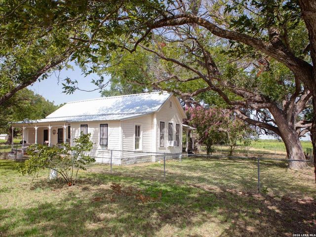 4901 LOWER SEGUIN (5 Acres) RD — RURAL ACRES