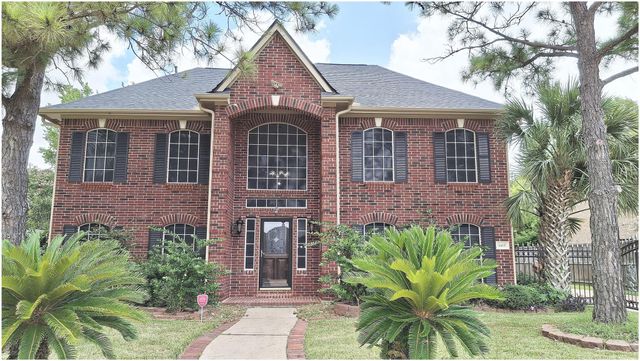 1415 Pine Forest Dr — Pine Hollow
