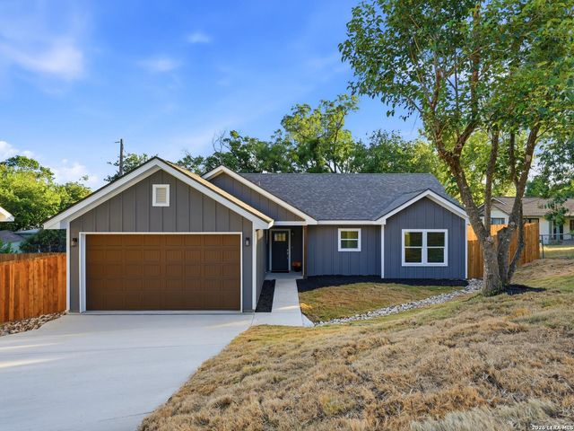 613 Elm St — OUT/KERR COUNTY