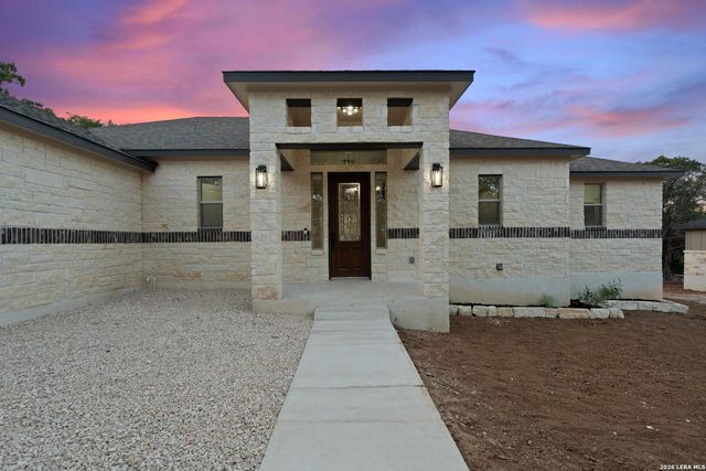 333 EAGLE ROCK RD — CYPRESS COVE COMAL