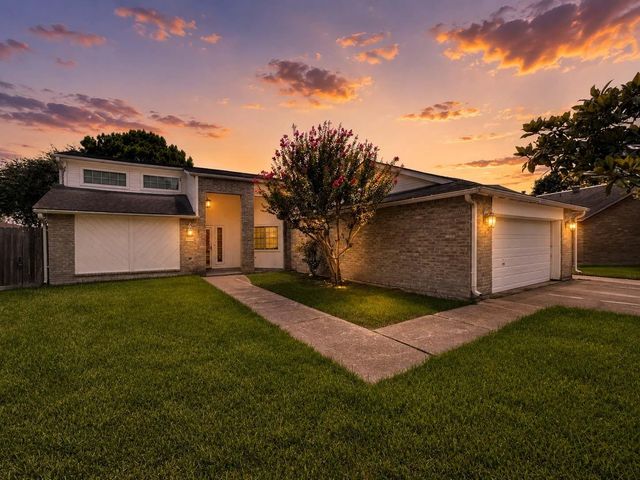 2109 E Linwood Oaks St — Linwood Sec 3 Pearland