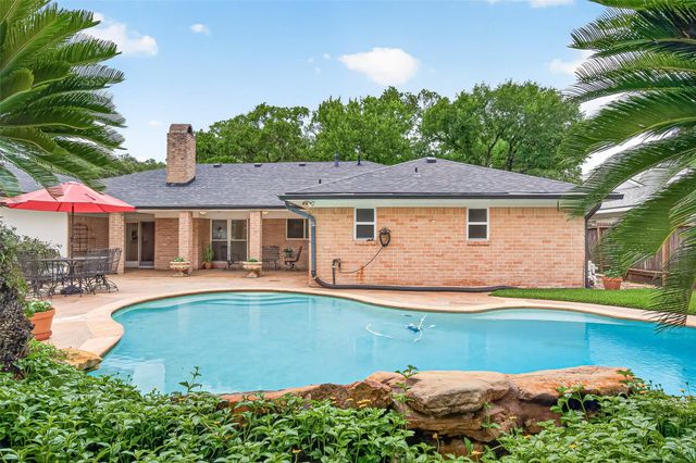 3031 Broadmoor Dr — Sugar Creek