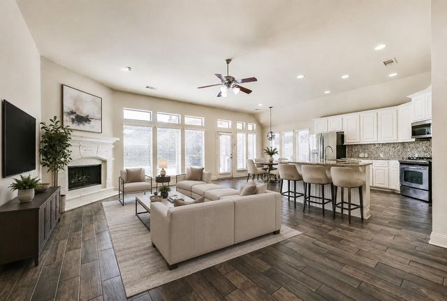 2919 Silhouette Bay Dr — Shadow Creek Ranch