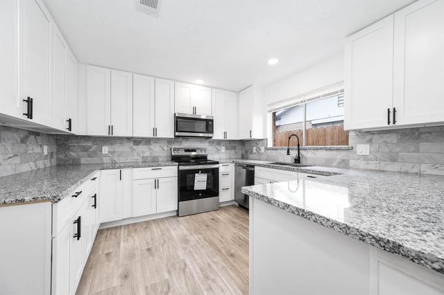 10402 Rancho Bernardo Ln — Townewest Sec 2