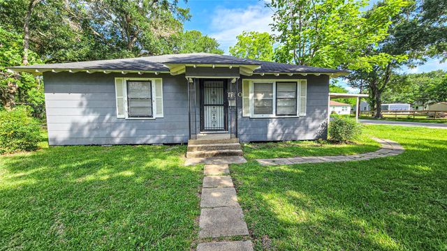1700 Marilyn St — Fred E Klauke Add