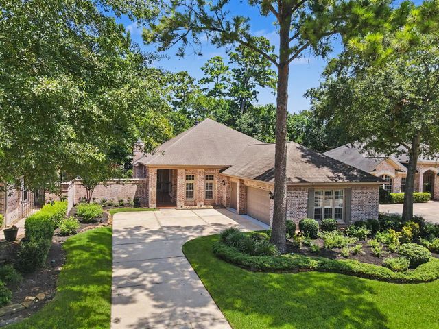 22 N Castlegreen Cir — Wdlnds Village Cochrans Cr 52