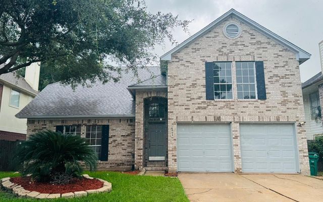 16503 Elmwood Point Ln — Village Of Oak Lake R/P