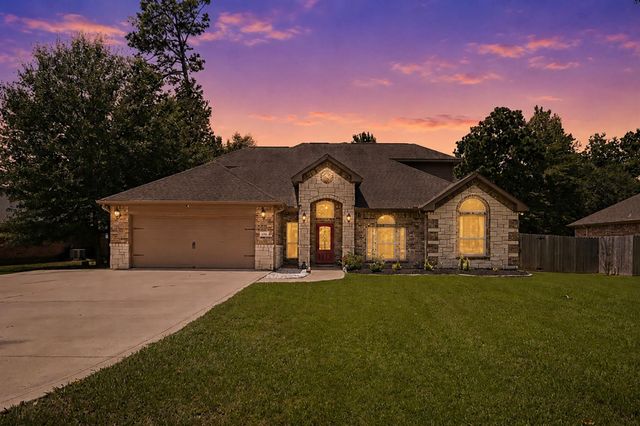 615 Weisinger Dr — Westwood 03