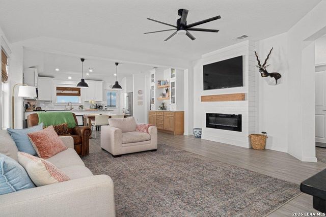 5918 Vestige Bend — HIDDEN TRAILS