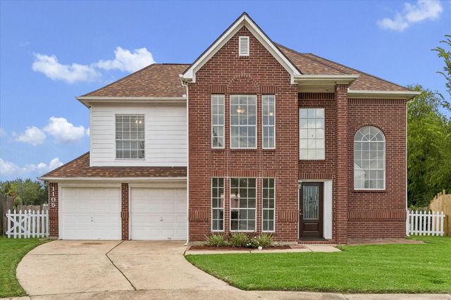 1105 Camelot Lane — Riverwalk