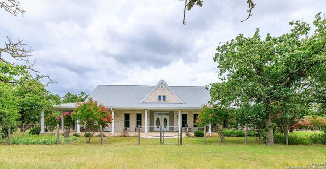 11453 N US HWY 87 — OUT/GILLESPIE COUNTY