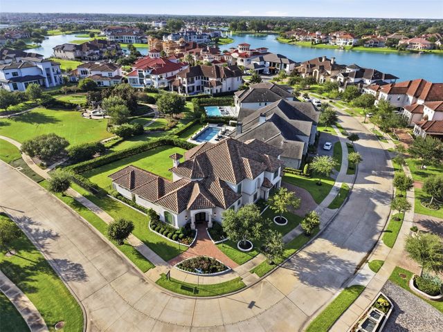 7 Haven Shore Ln — Majestic Pointe At Riverstone
