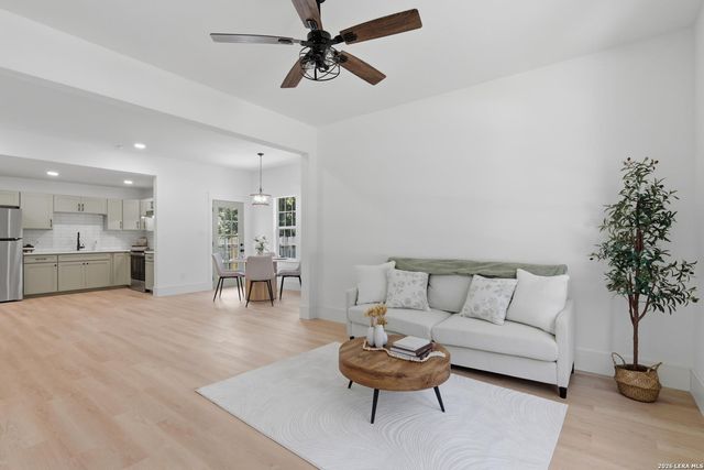 415 Elm St — SEGUIN NEIGHBORHOOD 03