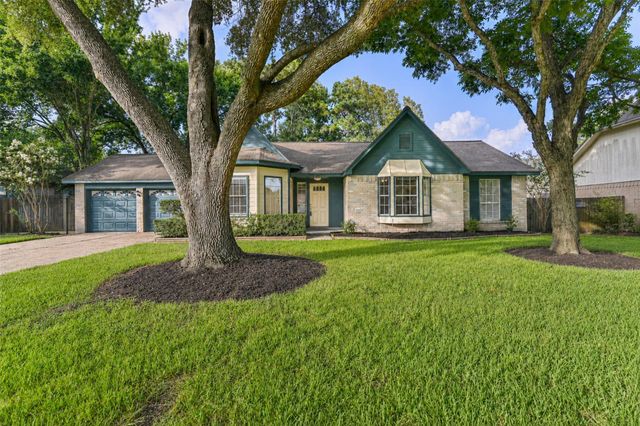 1504 Windsor Dr — Regency Estates 2