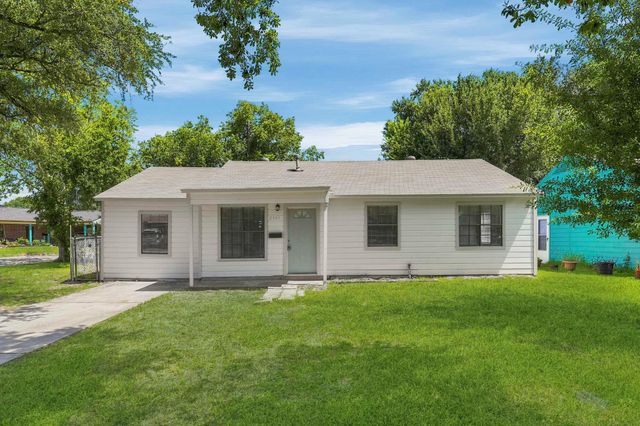 2401 Windsor Ln — Red Bluff Terrace 4