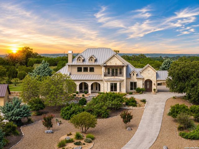 3919 Kite Dr — Comanche Trace