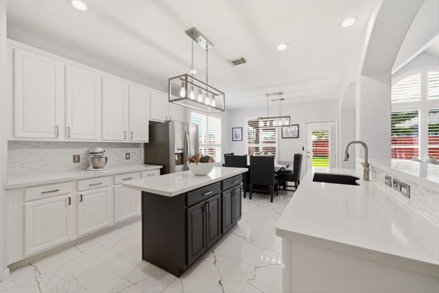 9003 Kinnel Ln — Inverness Estates