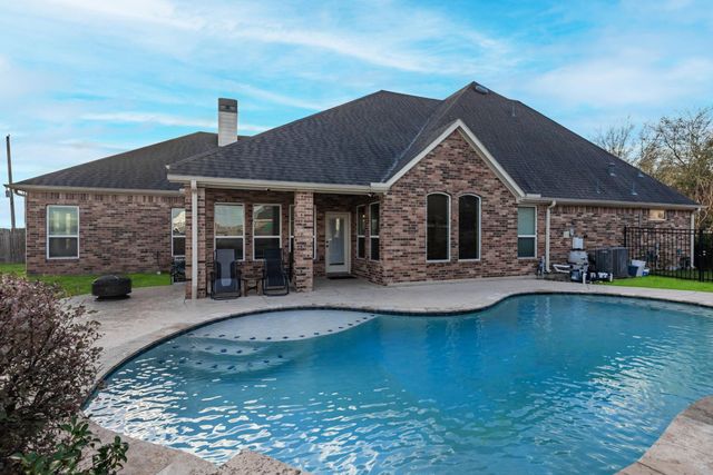 9335 Mystic Falls Ln — Fall Creek