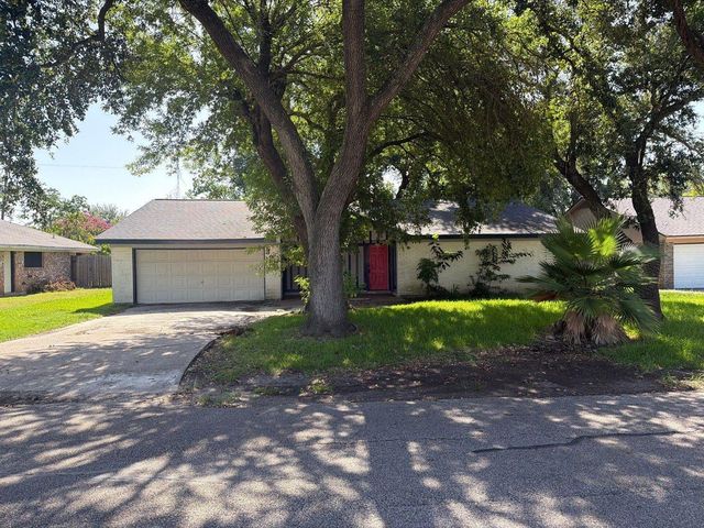 3911 Dolphin Ln — Bay Colony