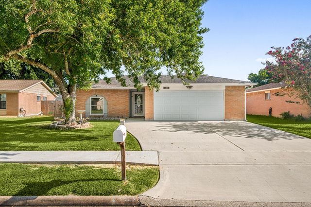 4918 Valley View Dr — Glen Meadows Sec 02
