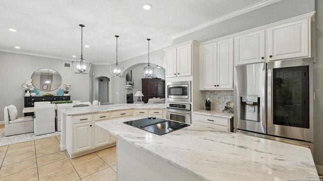 212 Wentworth — RIVER CROSSING