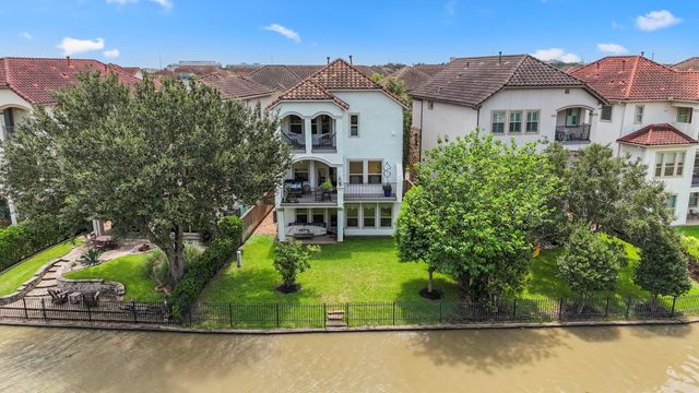 914 Old Oyster Trl — The Enclave At Lake Pointe