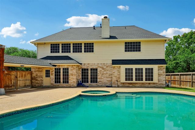 1207 Peregrine Dr — Falcon Ridge