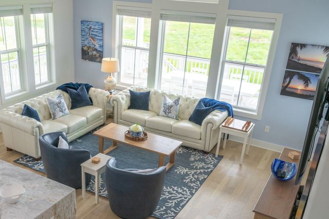 18414 Indian Beach Ct — Indian Beach