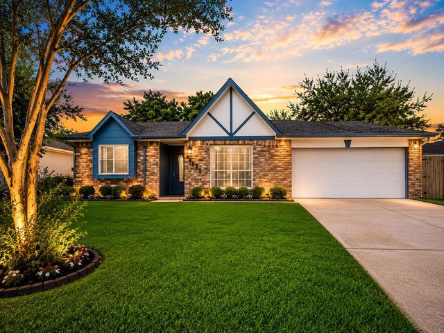 13823 Towneway Dr — Townewest Sec 1