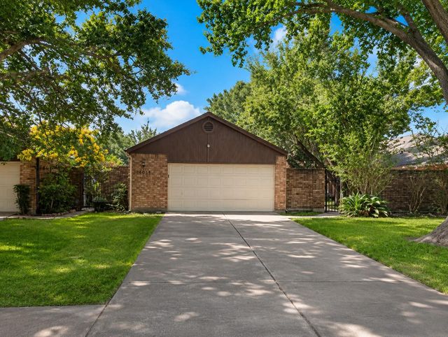 13007 Stancliff Oaks St — Barrington Place Sec 3