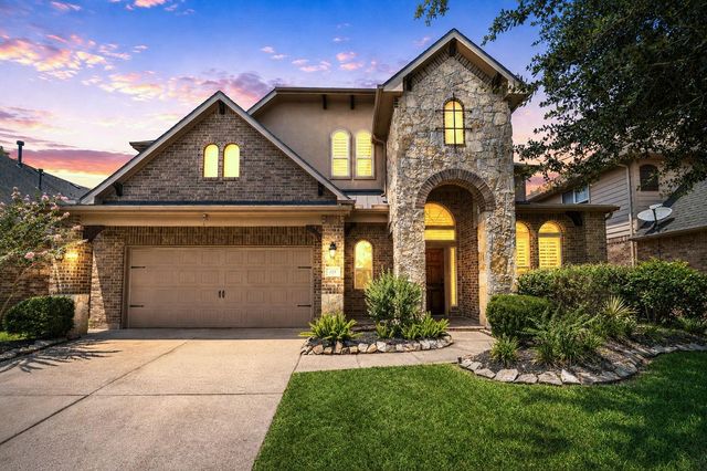 155 W Wading Pond Cir — The Woodlands Creekside Park West