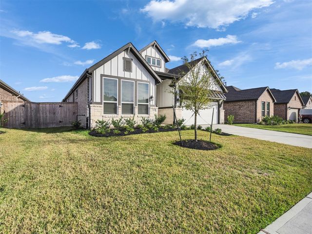 2211 Cherry Bridge Ln — Cherrywood Estates