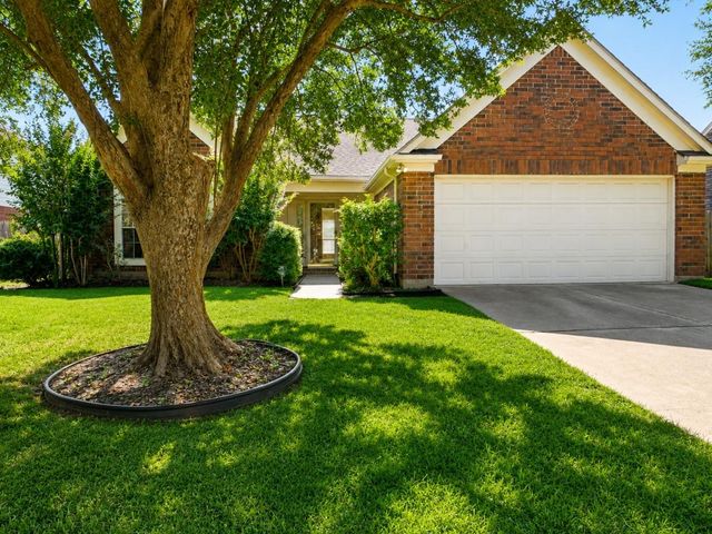 3904 Spring Circle Dr E — Springfield Pearland