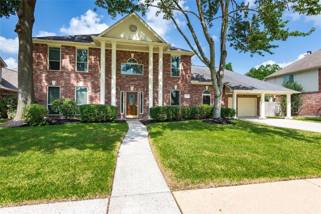 16410 Avenplace Rd — Lakewood Park