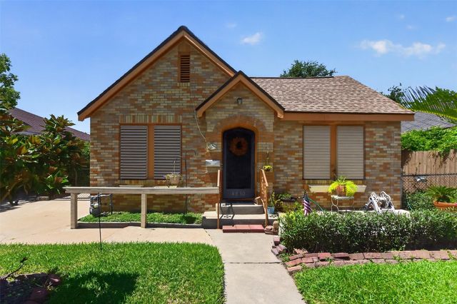 4830 Houston Dr — Palm Gardens