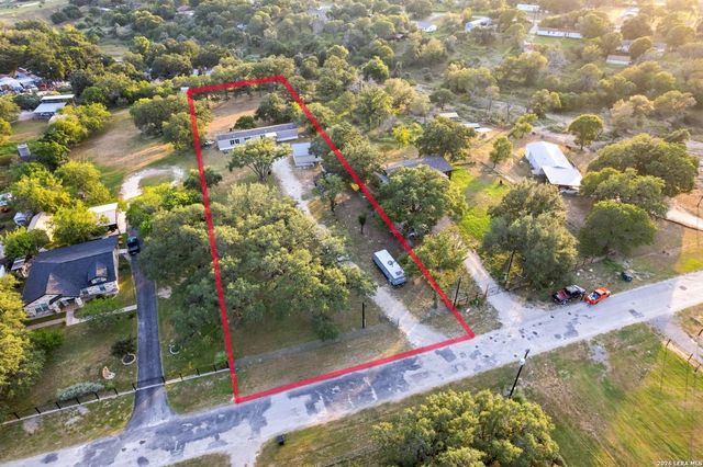 206 CROSSCREEK DR — CREEKWOOD PARK