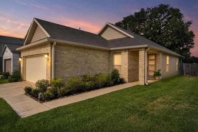 22307 Hawberry Blossom Ln — Oakwood