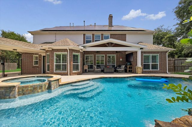 26 Epping Forest Way — Travis Park