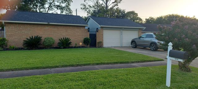 1618 Thornbrook Dr — Hunters Glen Sec 2