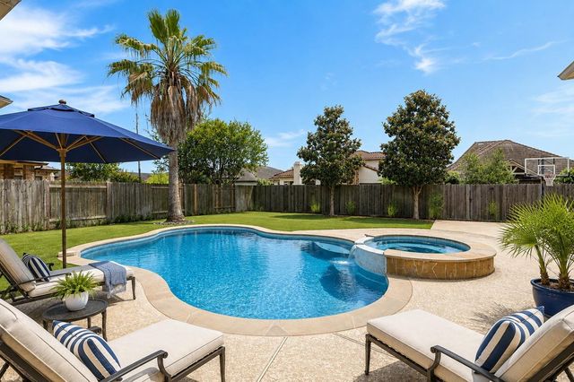 935 Poydras St — The Estates Of Oyster Creek