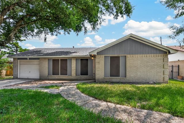2714 S Brompton Dr — Southdown Sub