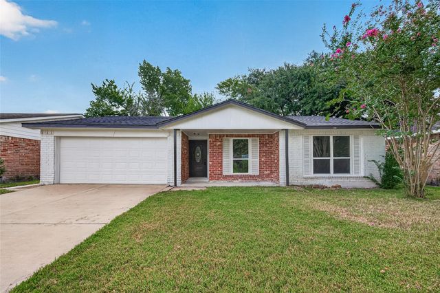 13722 New Village Ln — Townewest Sec 1