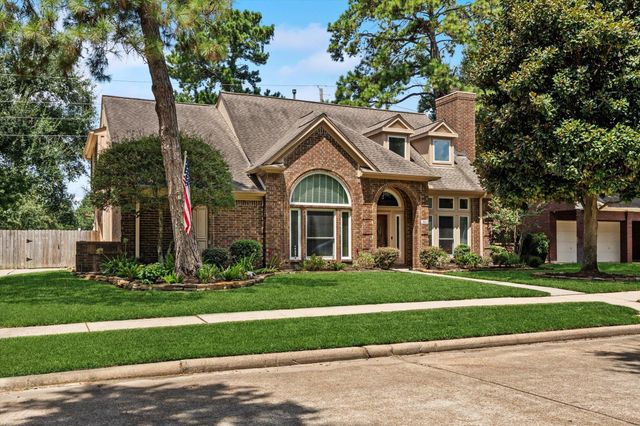 16314 Avenplace Rd — Lakewood Park