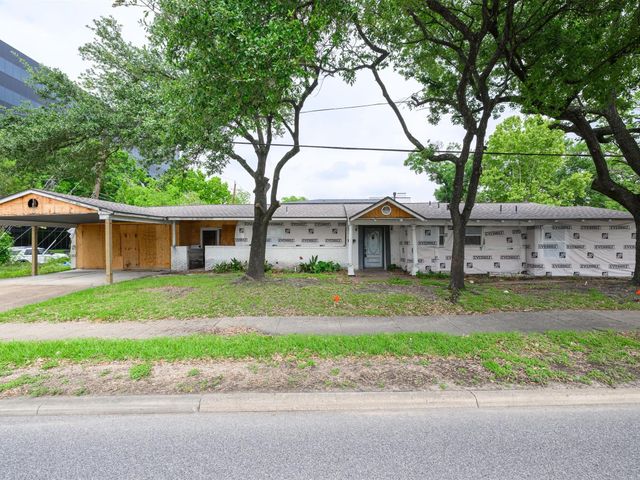 4660 Spruce St — Spruce Lane Place