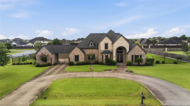 7702 Grovewood Ct — Lakeside Estates Sec 1