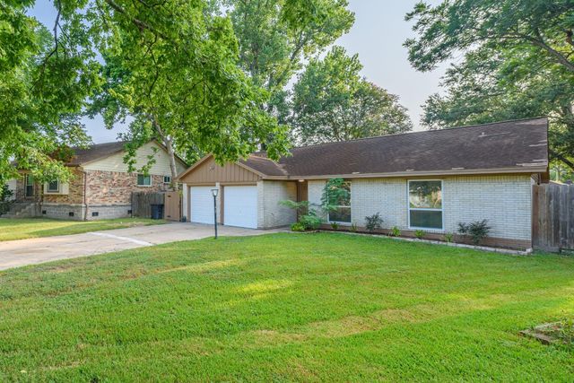 516 Saint Charles St — Crestwood