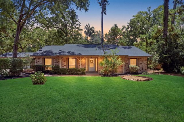 1327 Castle Hill Trl — Forest Cove